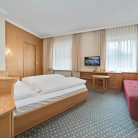 Gaestehaus Reiter بيت ضيافة غولنغ ان دير سالزا