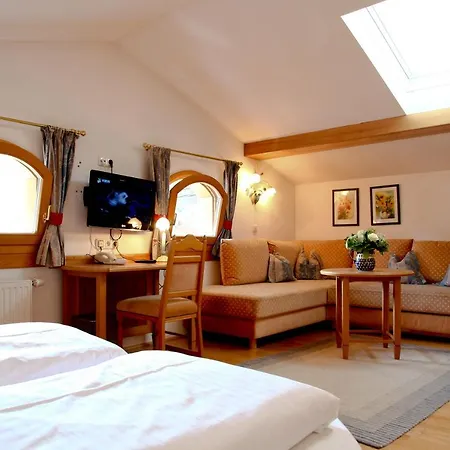 Gaestehaus Reiter غولنغ ان دير سالزا